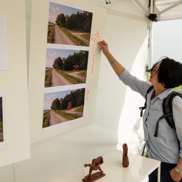 Im Pavillon von Adelbert Heil konnten die Besucher ihren Favoritenentwurf auswählen. Foto: Thomas Ochs