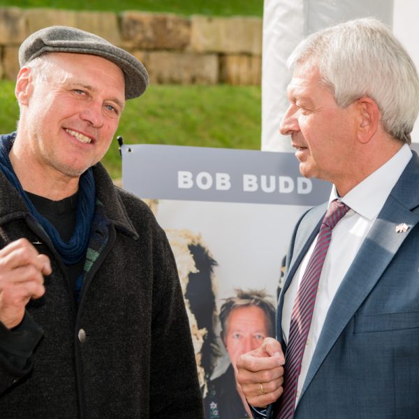 Adelbert Heil und Landrat Johann Kalb. Petra Lange und die Kuratorin Rosa Brunner. Foto: Thomas Ochs