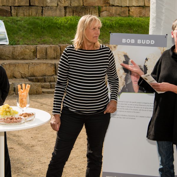 Angelika Summa, Michaela Biet und die Kuratorin Rosa Brunner. Foto: Thomas Ochs.