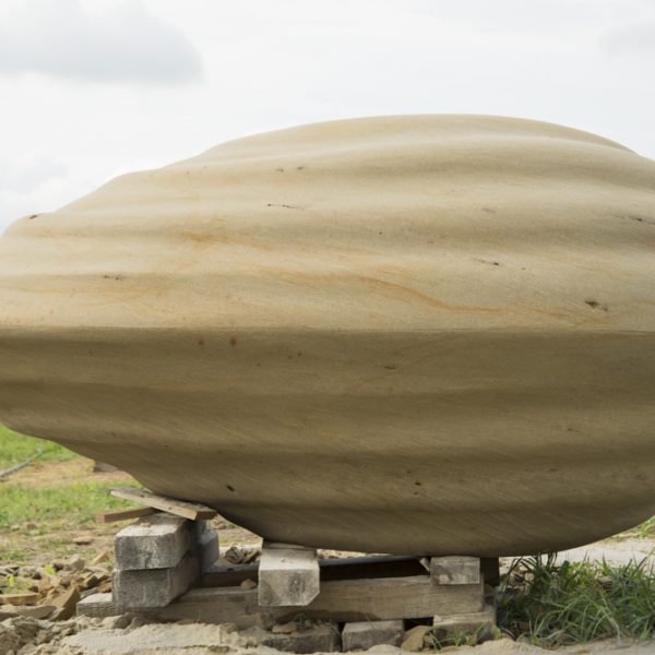 Skulptur von Rosa Brunner beim Flussgesichter-Sympoisum 2014, Hallstadt. Foto: Thomas Ochs