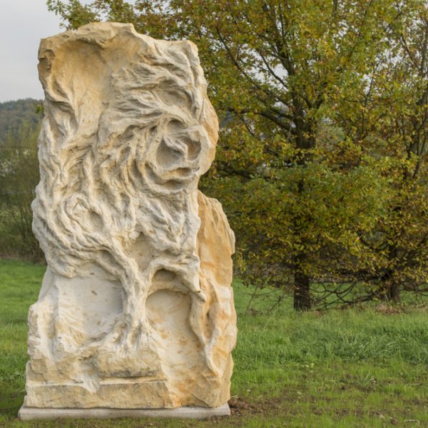 Skulptur "Aqua & Vita" von Marta Cadonicci am Leitenbach bei Memmelsdorf. Foto: Thomas Ochs