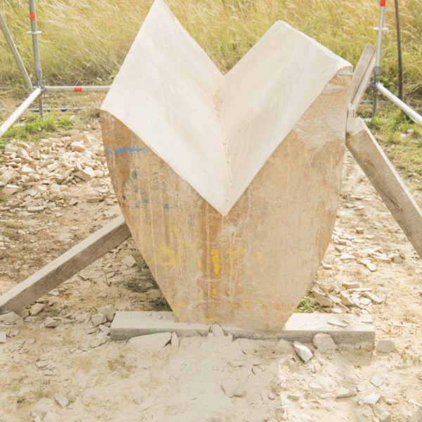 Zwischenstand der Skulptur "don't stop" von Simonetta Baldini beim Flussgesichter-Symposium 2014 in Hallstadt. Foto: Thomas Ochs