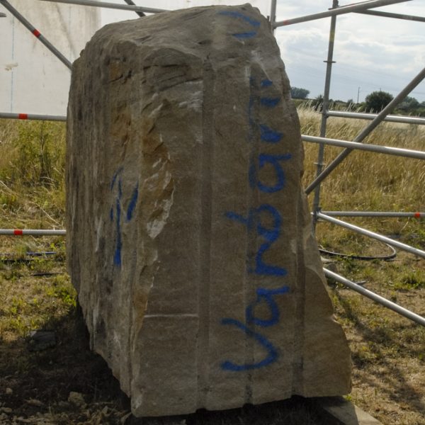 Sandstein für die Skulptur von Ilia Varbanov beim Flussgesichter-Sympoisum 2014, Hallstadt. Foto: Thomas Ochs