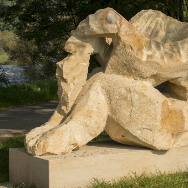 Skulptur von Ilia Varbanov am Main bei Ebensfeld direkt am Mainradweg. Foto: Thomas Ochs