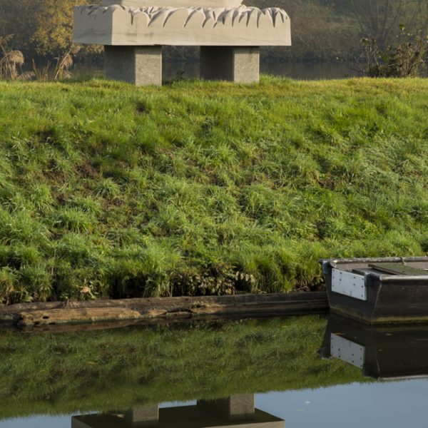 Skulptur "La Barca" von Pier Giorgio Balocchi an der Regnitz bei Bischberg. Foto: Thomas Ochs