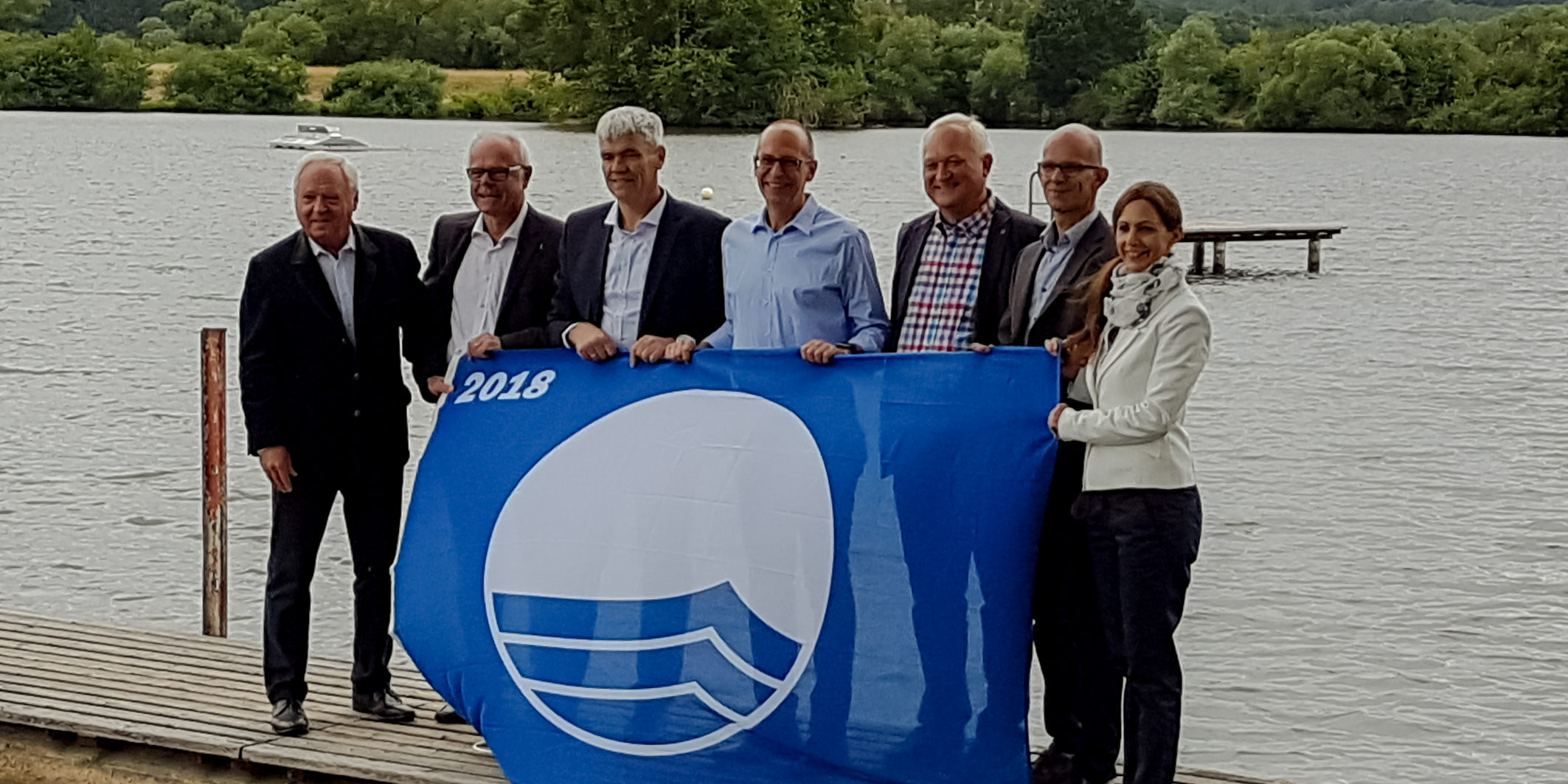 Blaue Flagge 2018 in Ebensfeld. Foto: Landratsamt Lichtenfels/Bauer Blaue Flagge 2018 in Ebensfeld. Foto: Landratsamt Lichtenfels/Bauer
