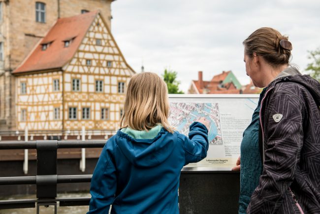 Flusspfadtafel auf der Brudermühlbrücke. Foto: Thomas Ochs