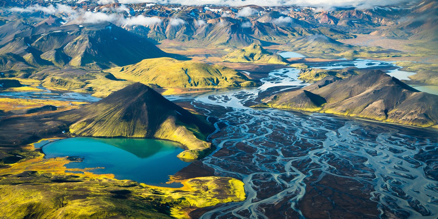 Titelmotiv des Films Titelmotiv des Films River (2021) von Jennifer Peedom. River. Photo: Chris Burkard, „At Glacier’s End“ Island