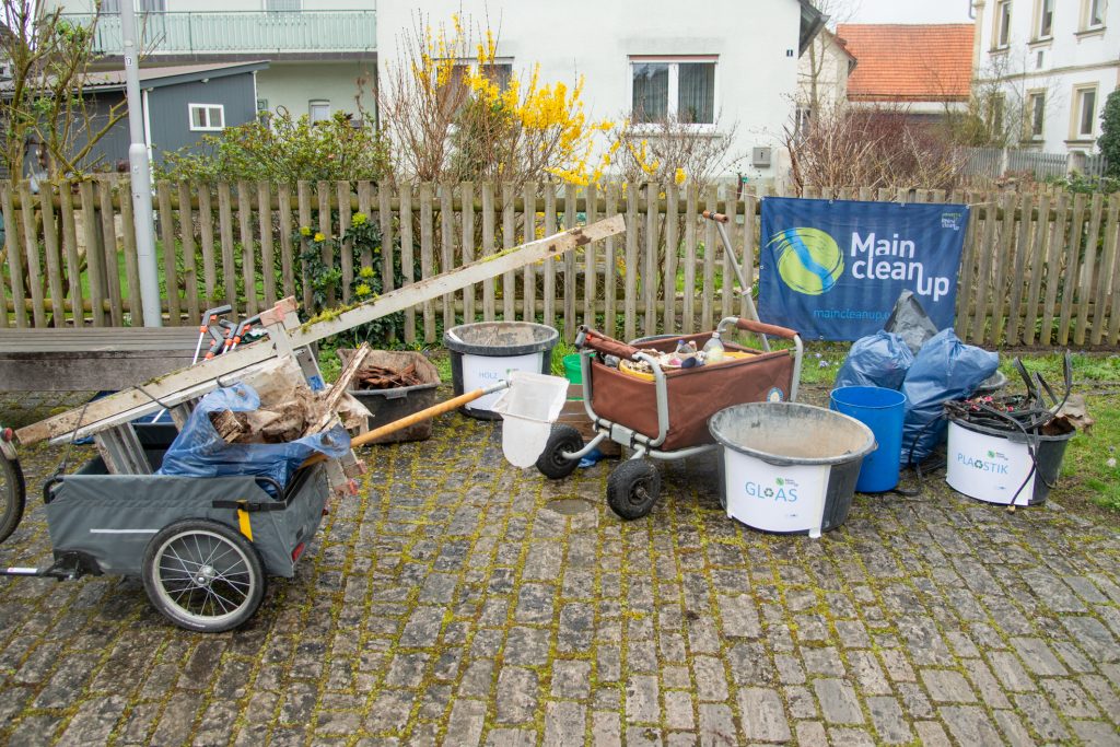 Ein Teil des bei Kemmern gesammelten Mülls. Foto: Thomas Ochs.