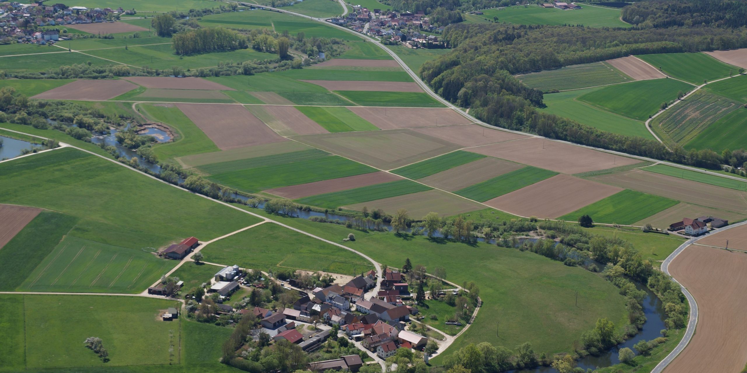 Luftaufnahme vom Mainbogen mit renaturierten Uferbereichen bei Niederau. Foto: Siegmund Katholing/Wasserwirtschaftsamt Kronach Luftaufnahme vom Mainbogen mit renaturierten Uferbereichen bei Niederau. Foto: Siegmund Katholing/Wasserwirtschaftsamt Kronach
