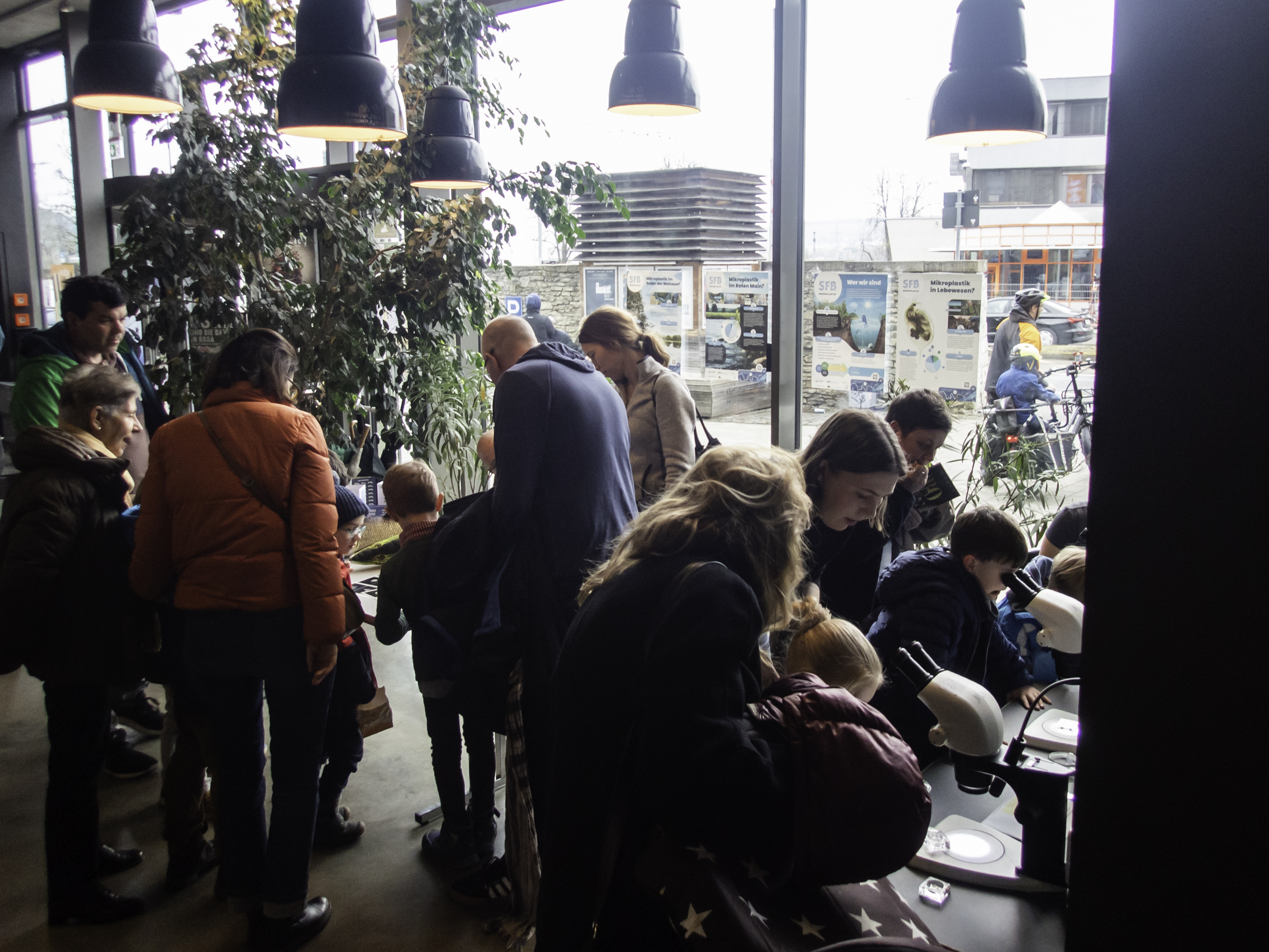 Großer Andrang beim Kinder-Kino-Programm des Sonderforschungsbereichs Mikroplastik der Universität Bayreuth auch im Central im Bürgerbräu Würzburg. Foto: Flussparadies Franken Großer Andrang beim Kinder-Kino-Programm des Sonderforschungsbereichs Mikroplastik der Universität Bayreuth auch im Central im Bürgerbräu Würzburg. Foto: Flussparadies Franken