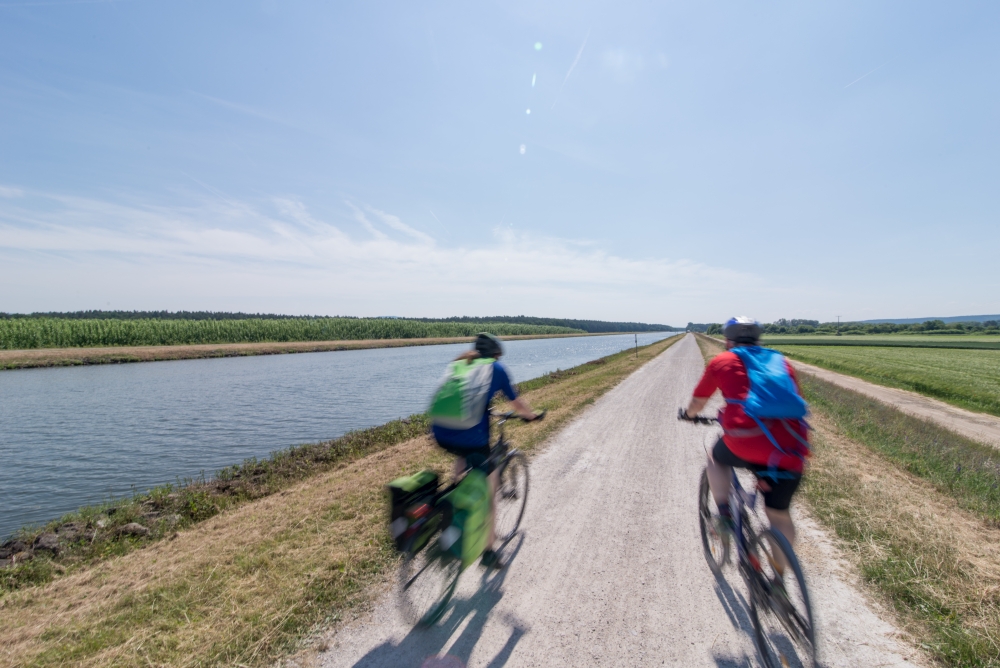 Der Main-Donau-Kanal bei Bamberg ist eine wichtige Radwegeachse durchs Regnitztal. Foto: M. Hammrich