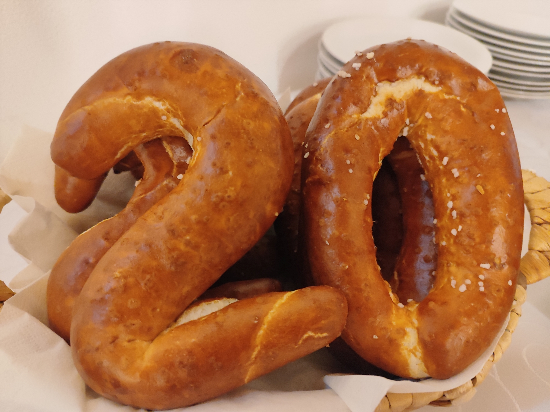 Anlässlich des Jubiläums 20 Jahre RegnitzRadweg gab es von einer Bamberger Bio-Bäckerei extra passend geformtes Laugengebäck mit den Ziffern 2 und 0. Anlässlich des Jubiläums 20 Jahre RegnitzRadweg gab es von einer Bamberger Bio-Bäckerei extra passend geformtes Laugengebäck mit den Ziffern 2 und 0.